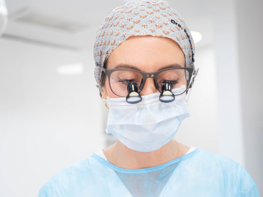 es complicada la operacion de la blefaroplastia